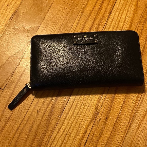 kate spade Handbags - grove street neda
details:
$229.00